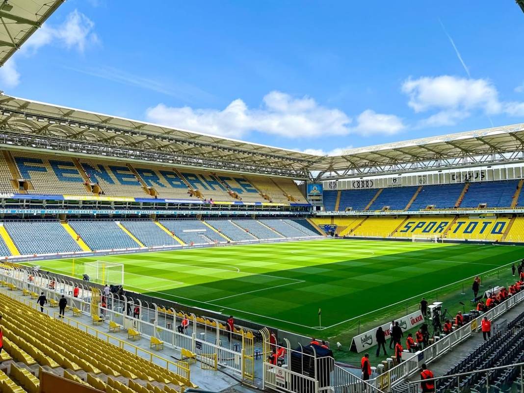 Fenerbahçe Atatürk adını resmen stada yazdırdı. Fotoğrafları kulüp paylaştı 1